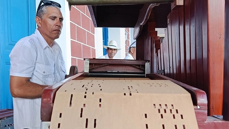 To grind the music you need… (+Photos and Video)